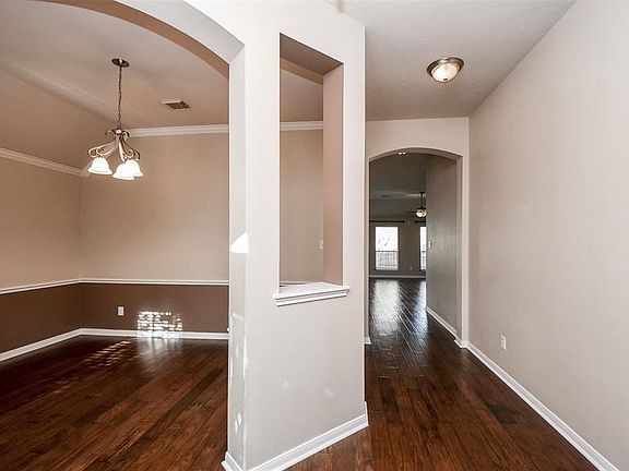 2nd image of 3715 Crescent Dr