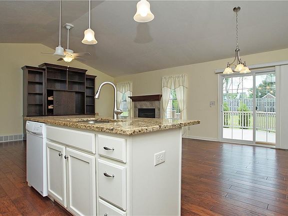 2nd image of 10901 Fox Den Cir