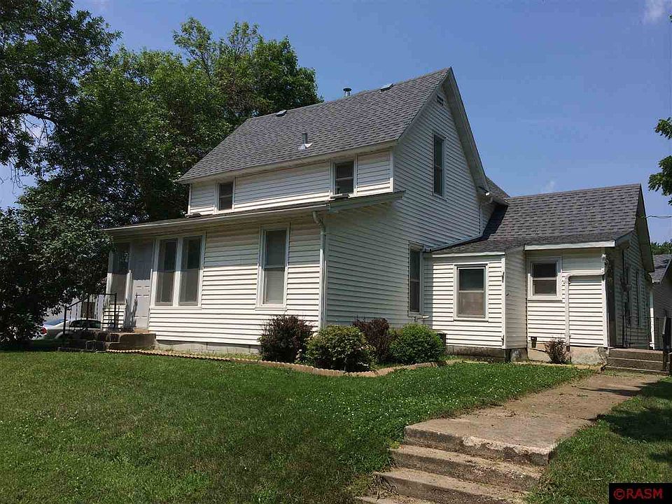 1st image of 221 W Blue Earth St