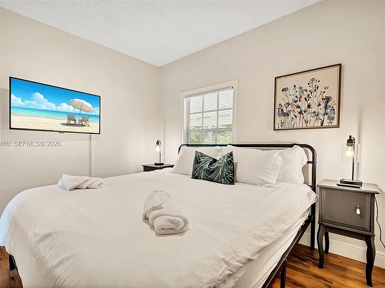 1826 NW South River Dr — Photo 29
