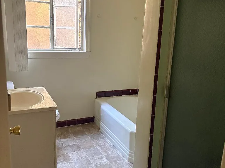 Bathroom seperate tub and shower