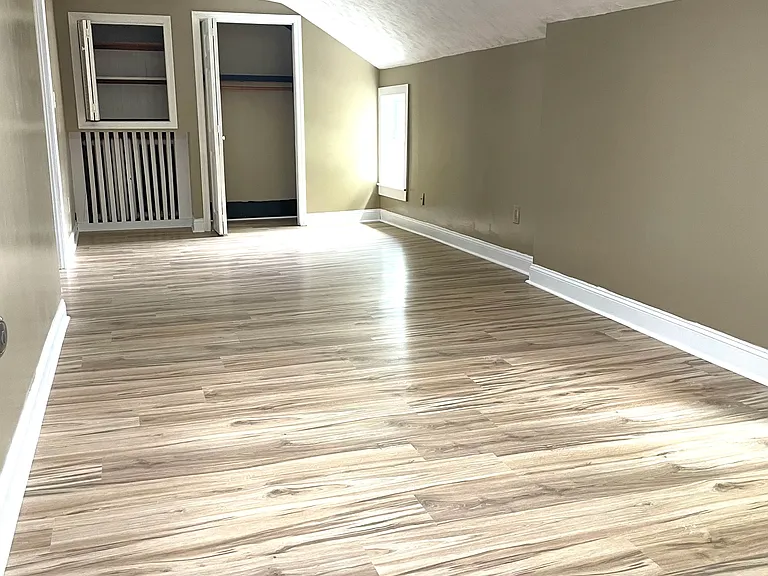 221 Middle St — Photo 15