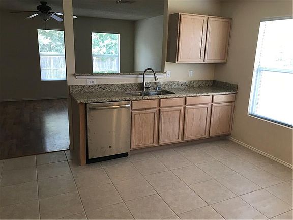 5th image of 2524 Avalon Creek Way