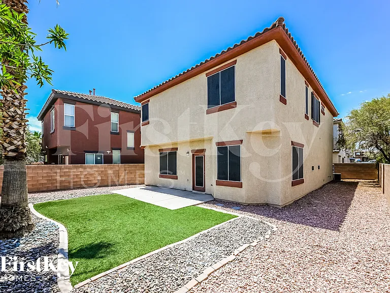 10828 Avenzano St — Photo 17