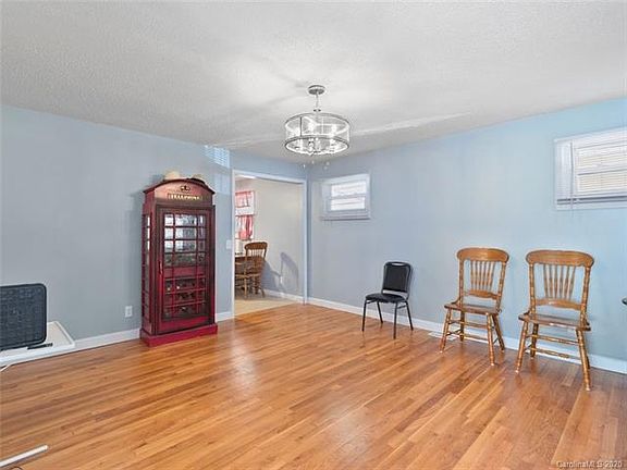 5th image of 102 Burton Hills Cir