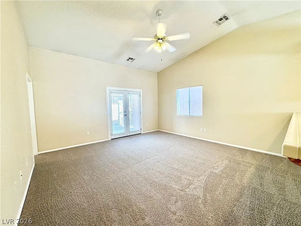 2 bed, 2.0 bath, 3996 sqft, $1,050 — Photo 4