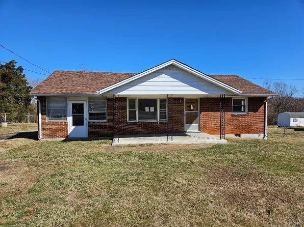 2497 Grit Rd, Hurt, VA 24563