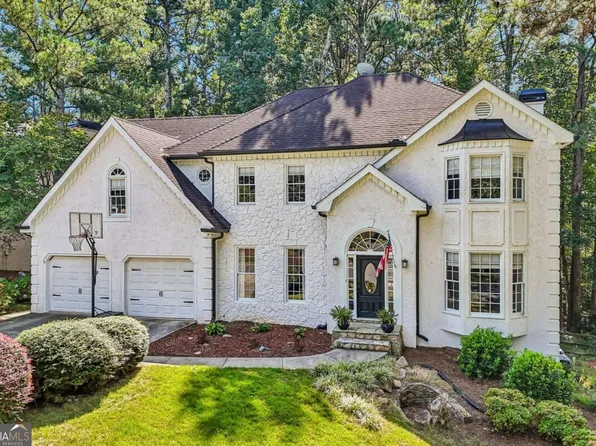 415 Holly Stream Trl, Roswell, GA 30075