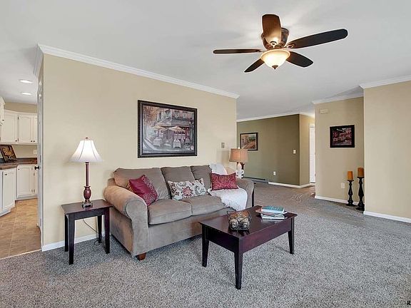4th image of 216 N Highland Dr