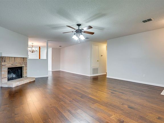 2nd image of 3520 Andalusian Dr