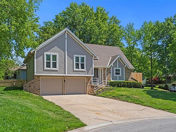 3rd image of 1138 NE Birchwood Pl