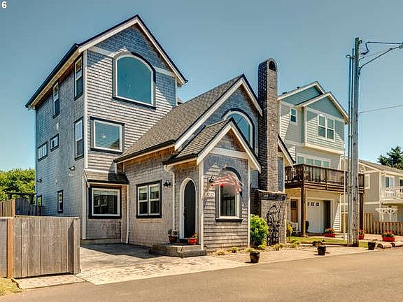5th image of 3232 SW Beach Ave