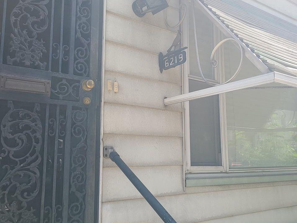 1st image of 6219 Larchwood Ave