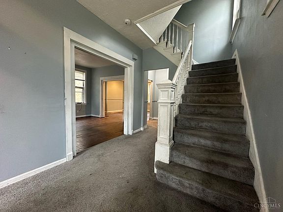 3rd image of 4667 Hamilton Ave