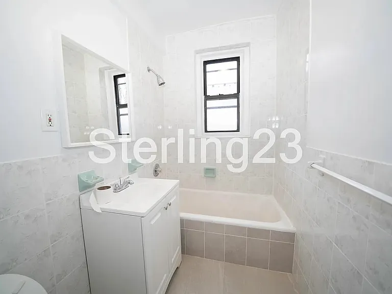 23-53 28th St #1C — Photo 4
