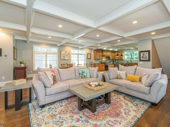 22 Overlook Rd, Caldwell Boro Twp., NJ 07006