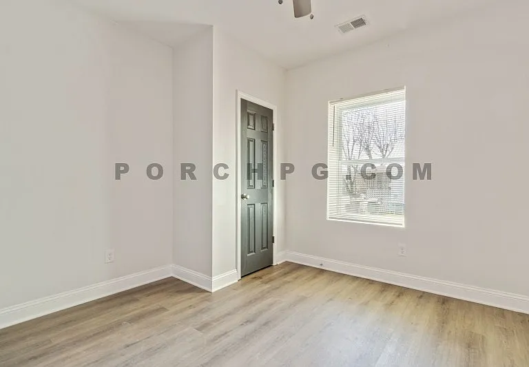 49 E 16th St SW #B — Photo 14
