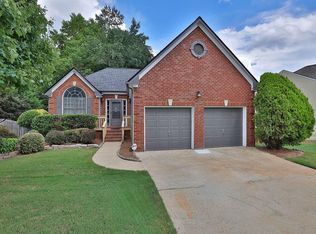 1102 Dalesford Dr, Alpharetta, GA 30004