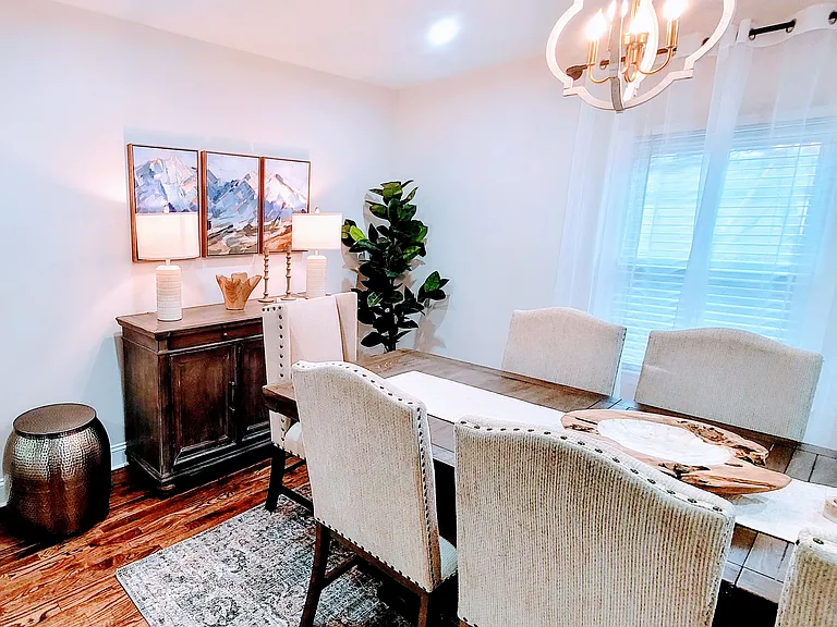 33 Essex Ct — Photo 10