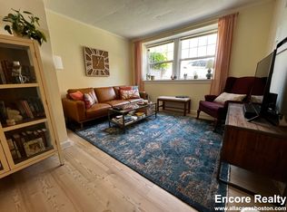 24 Fairbanks St APT 1B, Brookline, MA 02446