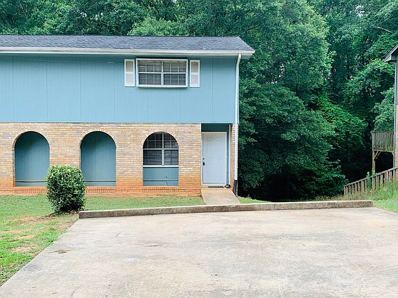 3rd image of 1069 Laurel Ln NW #B