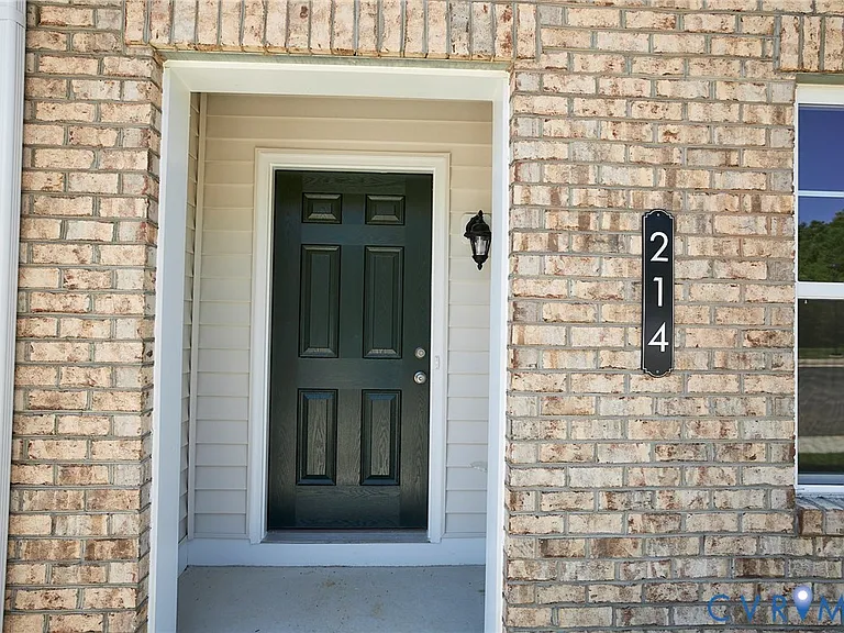 214 Greenpark Rd — Photo 2