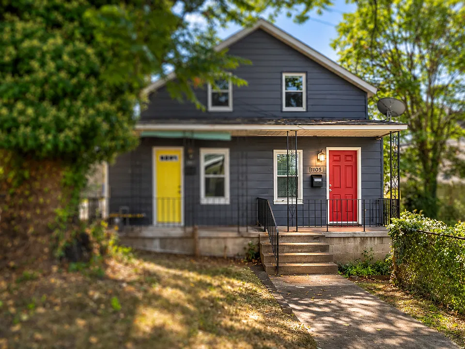 1103 W 38th St