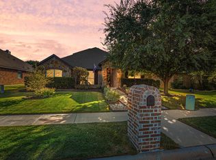 3028 Carlton Pkwy, Waxahachie, TX 75165