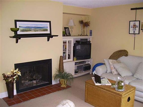 2nd image of 735 Petoskey Ave APT 8