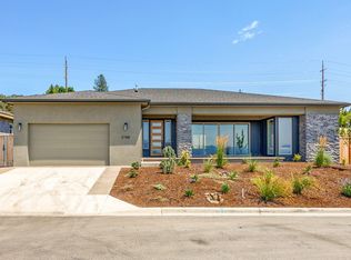 2788 High Cedars Ln, Medford, OR 97504