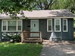 13320 6th St, Grandview, MO 64030