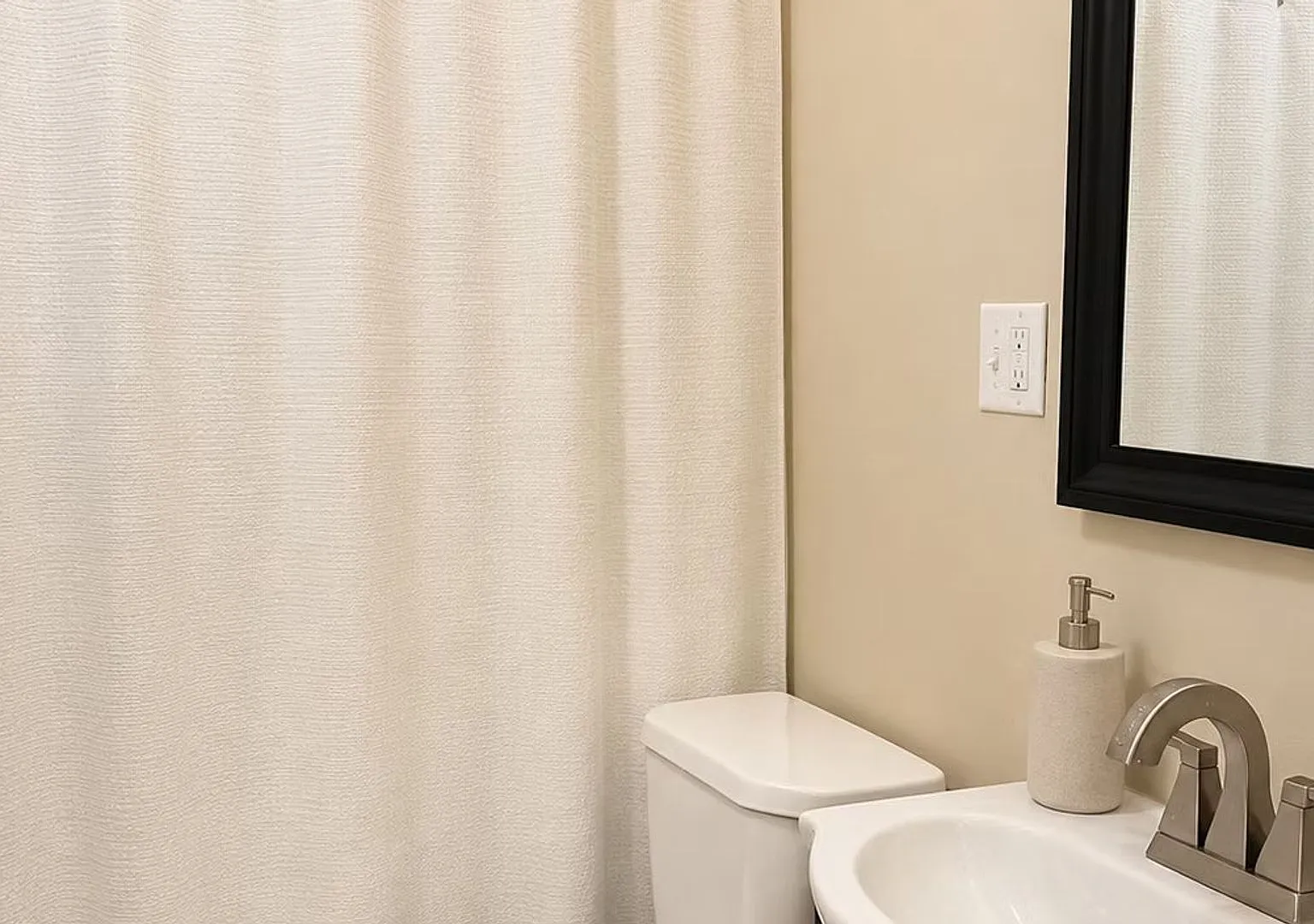 52 Murray, Binghamton NY-available for 2025-2026 school year — Photo 2