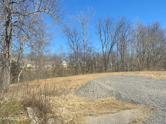 3rd image of 3010 Henderson Ave NW