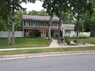 13 Lori St, Monroe Township, NJ 08831