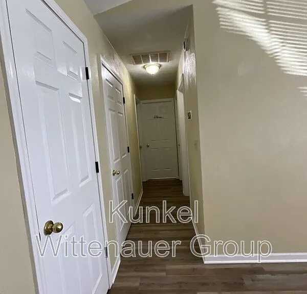 504 Draco Dr — Photo 10