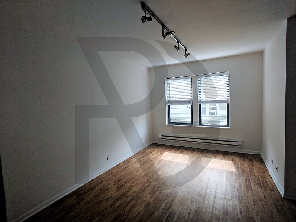 1st image of 2834 W Palmer St #2834107