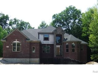 308 Kent Way, White Lake, MI 48383