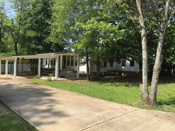 113 Holmes St, Adamsville, TN 38310
