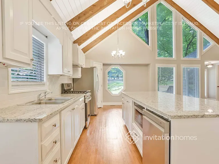 405 Bramble Ct — Photo 4