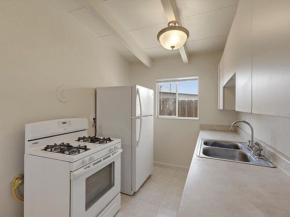 3rd image of 1448 Modoc Ave