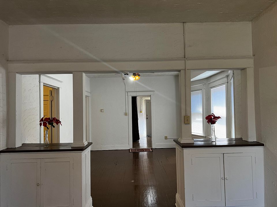 2nd image of 543 Pennsylvania St