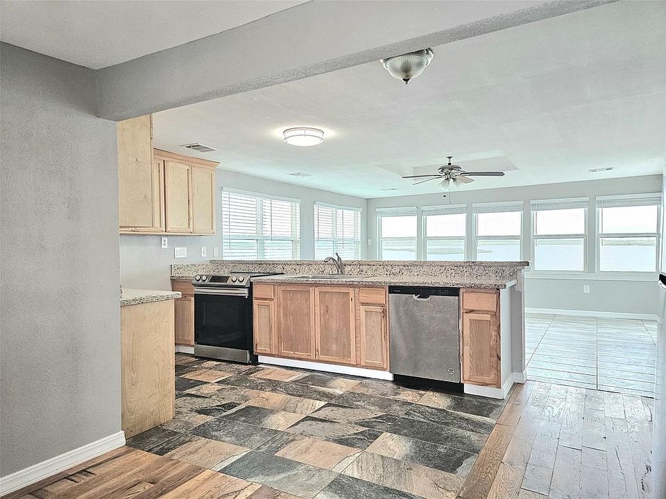 2nd image of 4606 Warren Way