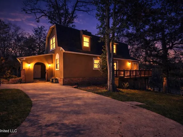 2108 Bacot Dr, Gautier, MS 39553