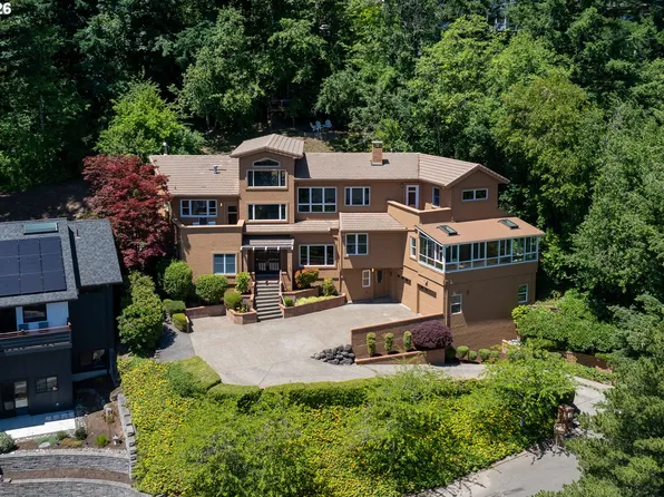 8 Garibaldi St, Lake Oswego, OR 97035