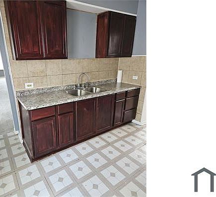 5th image of 128 E 104th Pl