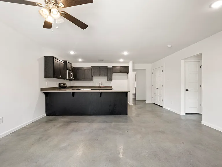 715 Supreme Ct — Photo 5
