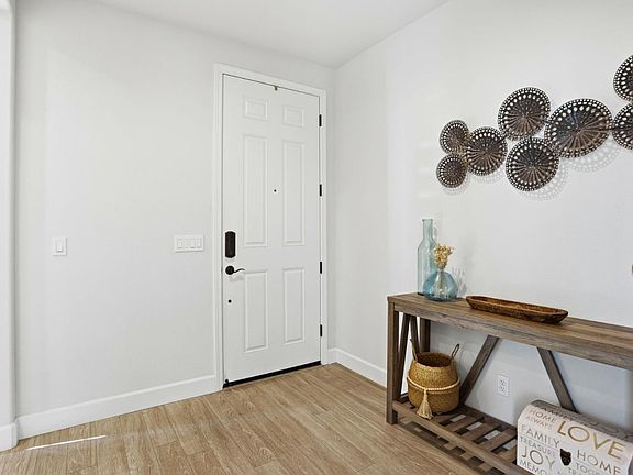 5th image of 781 Segovia Dr