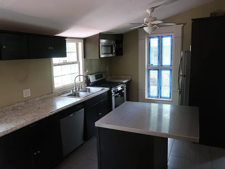 305 E Ross Ave #H — Photo 10