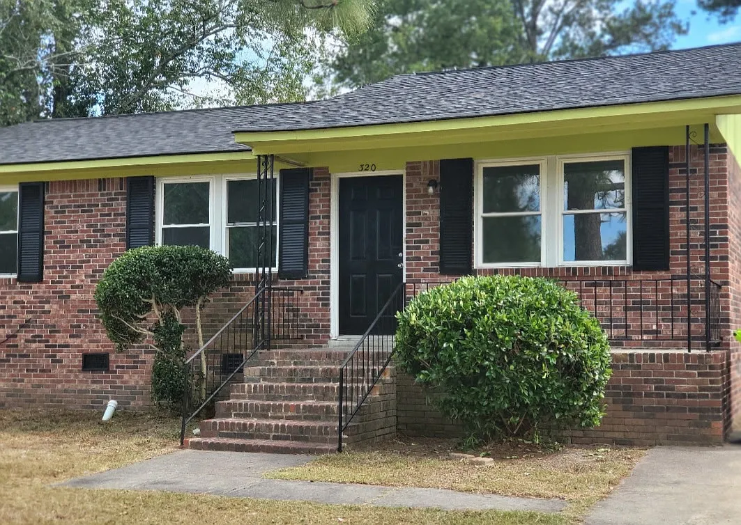 3 bed, 1.5 bath, 1148 sqft, $1,750 — Photo 1