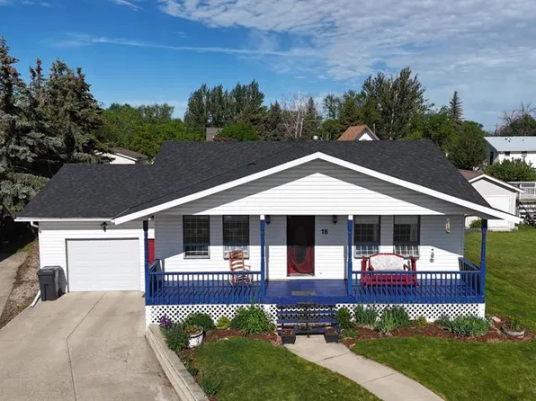 18 E Garden Pl, Magrath, AB T0K 1J0